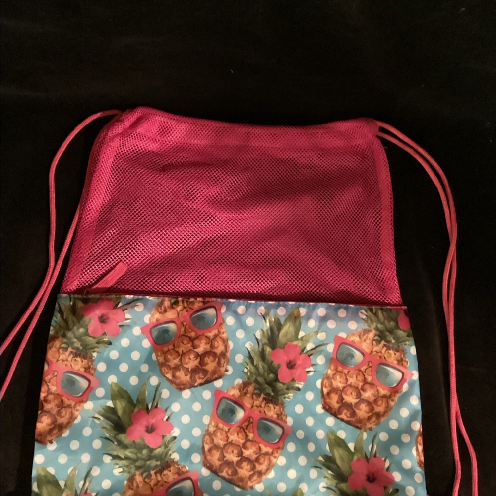 String Backpack/Gym Bag w/ pineapples - Picture 5 of 6
